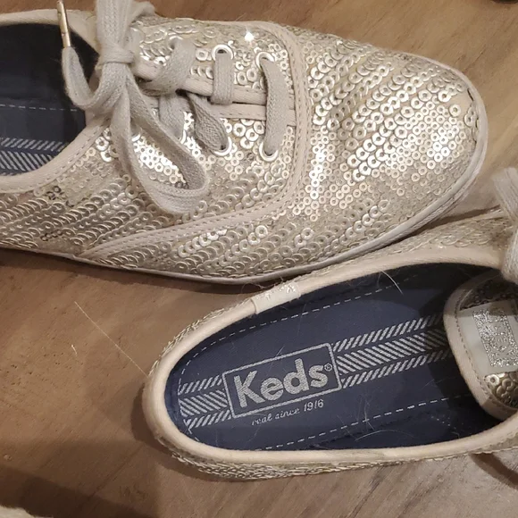 Women's Sequin Sneakers - Picture 2 of 6